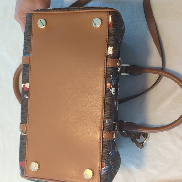 Michael Kors Bedford Travel Medium Duffel Satchel - Picture 4 of 9